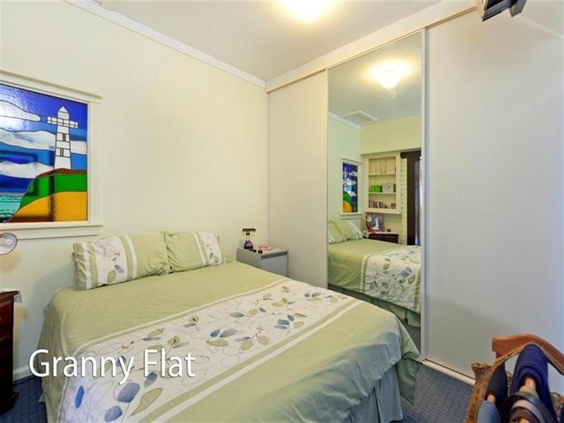 21 Makaha Drive, Birkdale QLD 4159