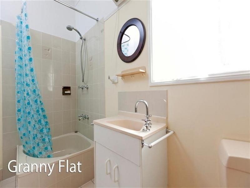 21 Makaha Drive, Birkdale QLD 4159