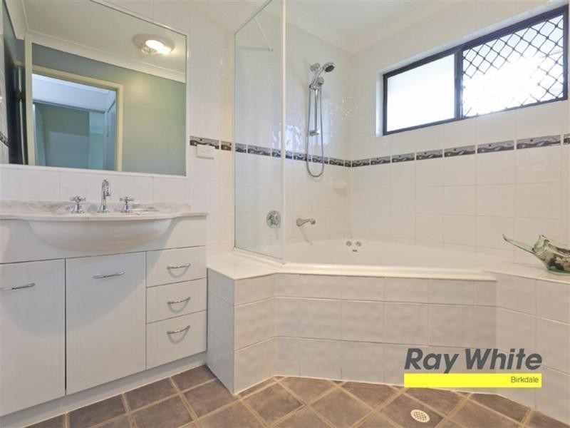 11 St James Road, Birkdale QLD 4159