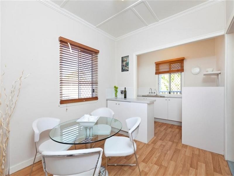 30 Carnation Street, Wynnum QLD 4178