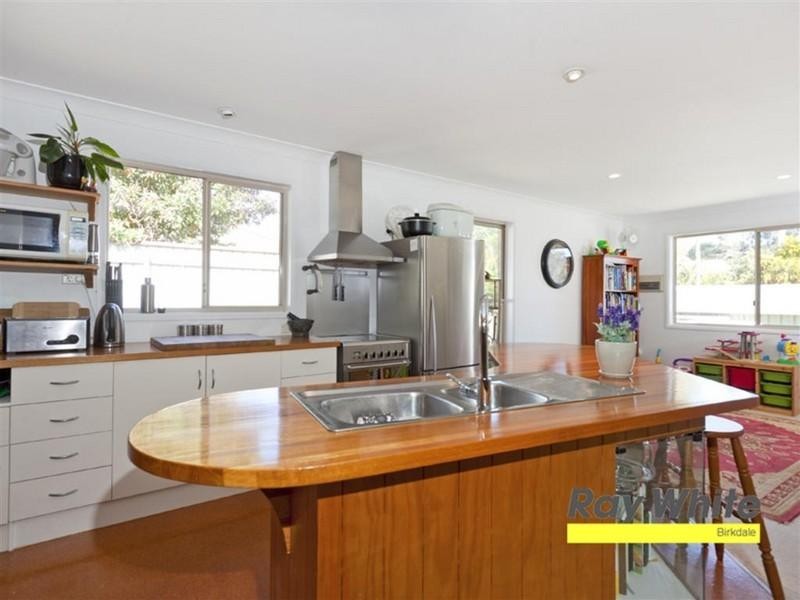 32 Muriel Street, Redland Bay QLD 4165