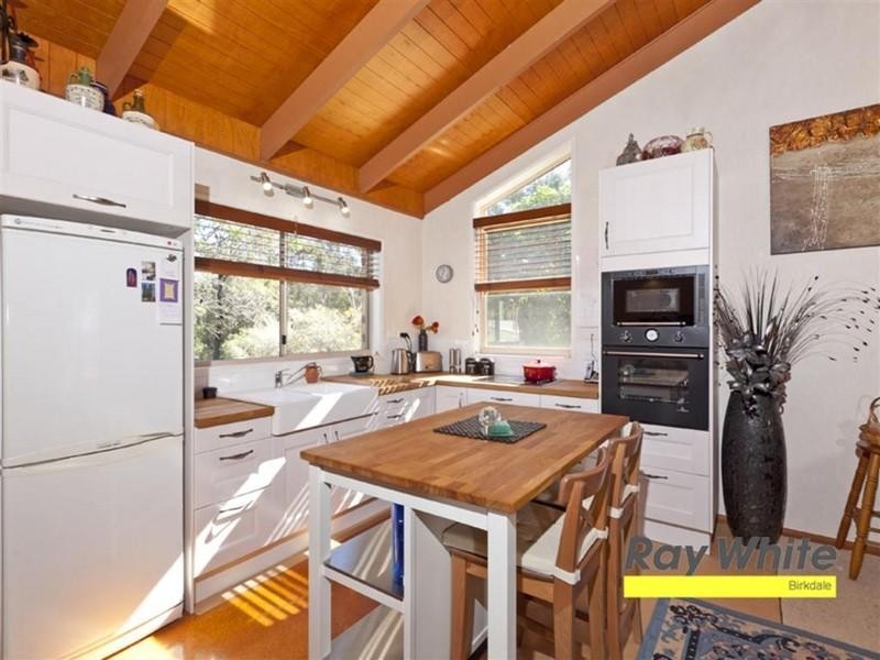 32 Muriel Street, Redland Bay QLD 4165