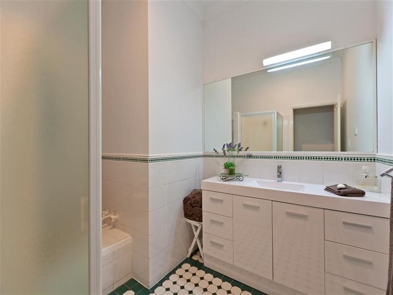 23 Beatty Road, Thorneside QLD 4158