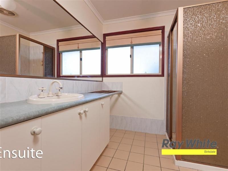 2 Galley Way, Birkdale QLD 4159