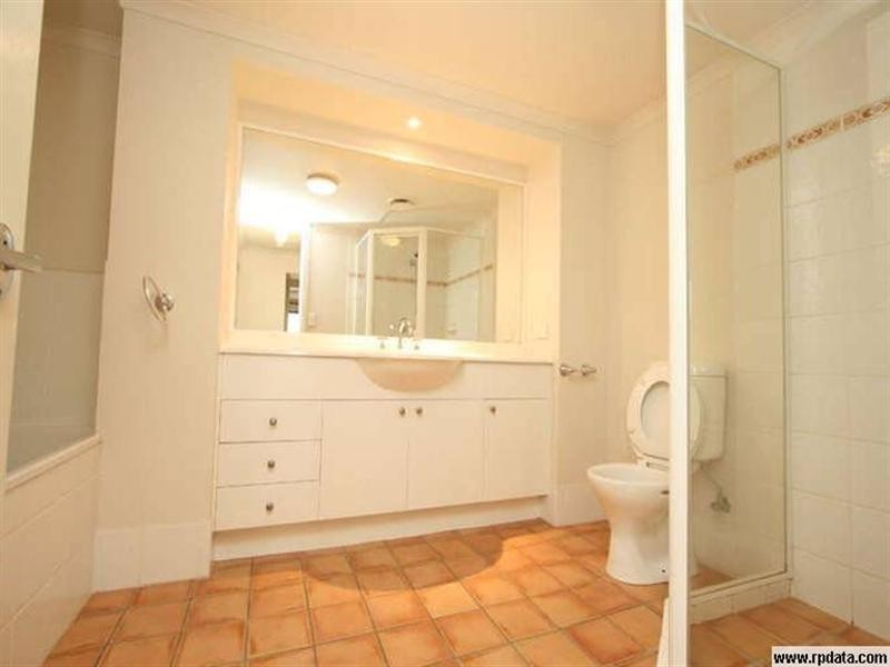 1/20 Norman Crescent, Norman Park QLD 4170