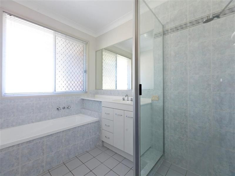 4 Patersonia Place, Birkdale QLD 4159