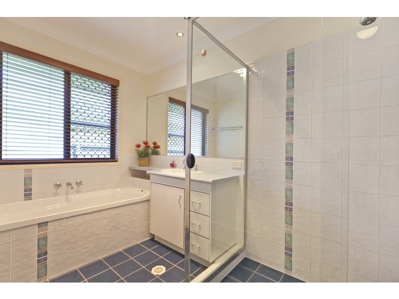 6 BUSH CHERRY Place, Thornlands QLD 4164