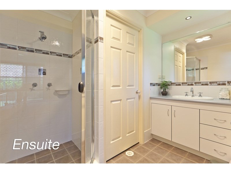 6 BUSH CHERRY Place, Thornlands QLD 4164