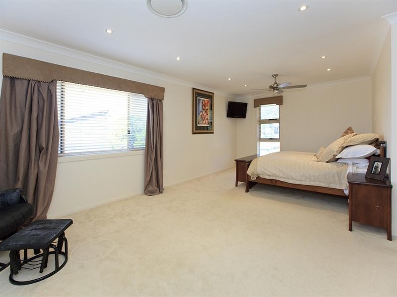 15 Claremont Street, Birkdale QLD 4159