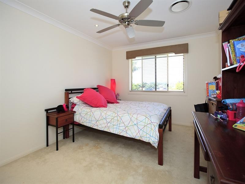 15 Claremont Street, Birkdale QLD 4159
