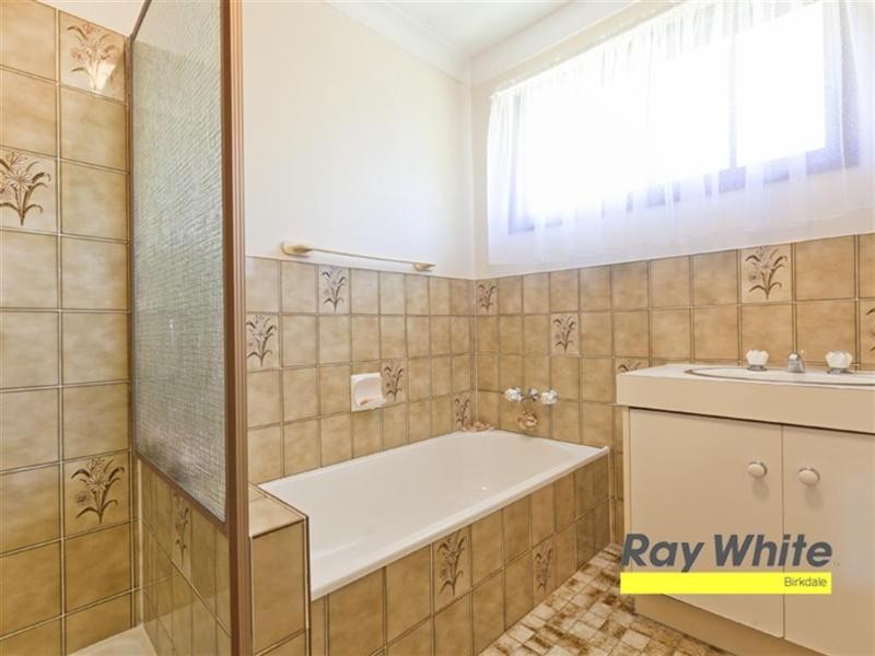 2 Parakeet Street, Birkdale QLD 4159