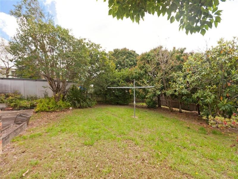 11 Florence Street, Carina QLD 4152