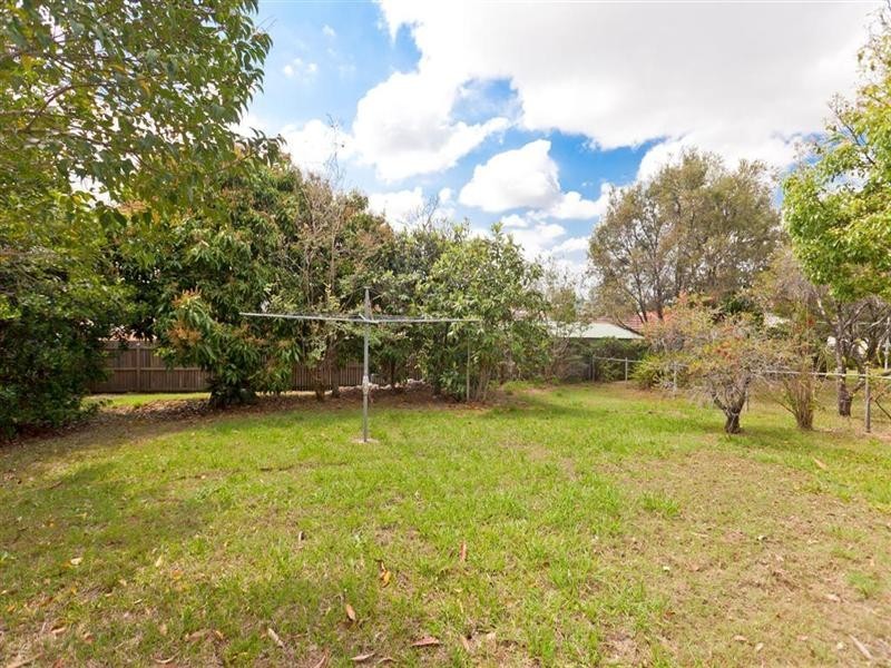 11 Florence Street, Carina QLD 4152