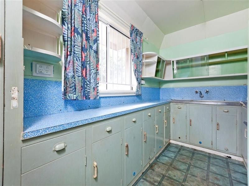 11 Florence Street, Carina QLD 4152