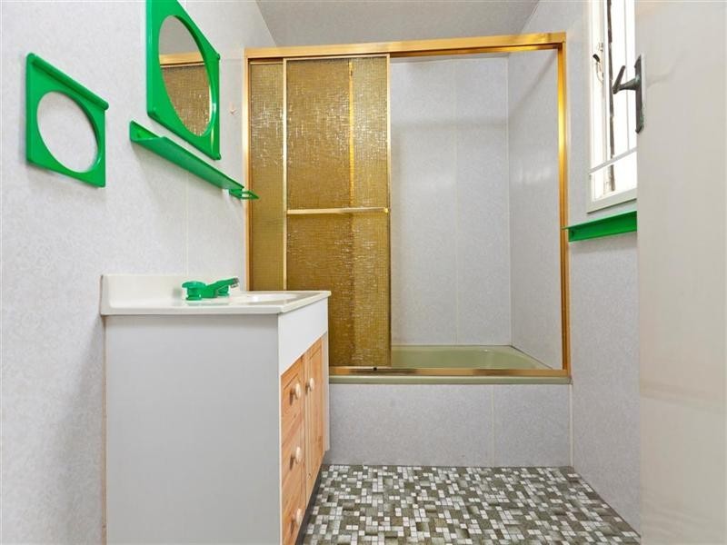 11 Florence Street, Carina QLD 4152