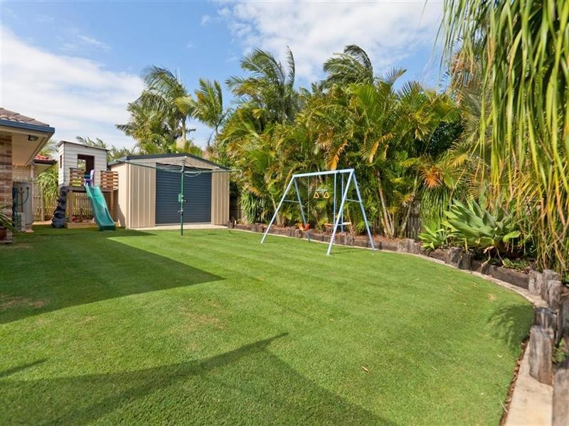 24 Farnham Street, Wellington Point QLD 4160