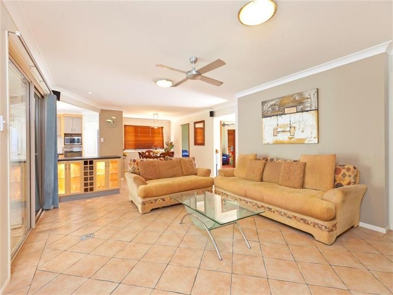 24 Farnham Street, Wellington Point QLD 4160