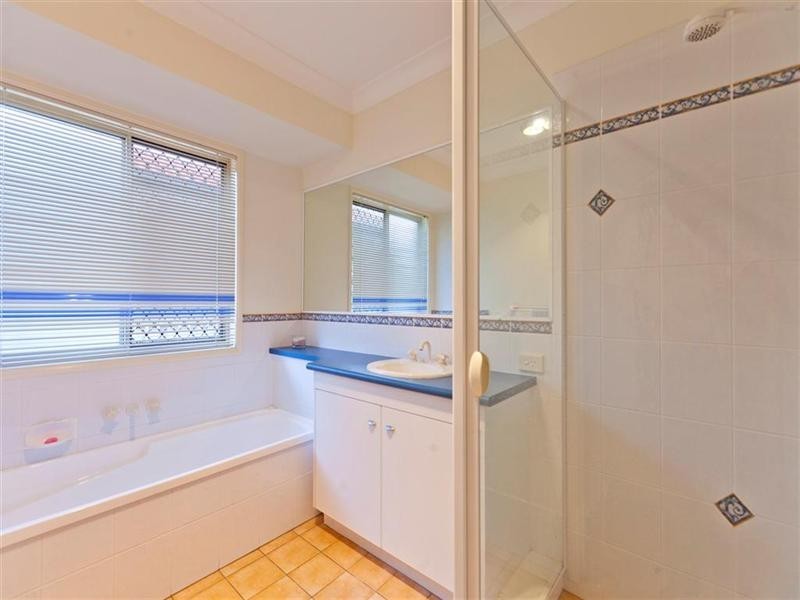 24 Farnham Street, Wellington Point QLD 4160