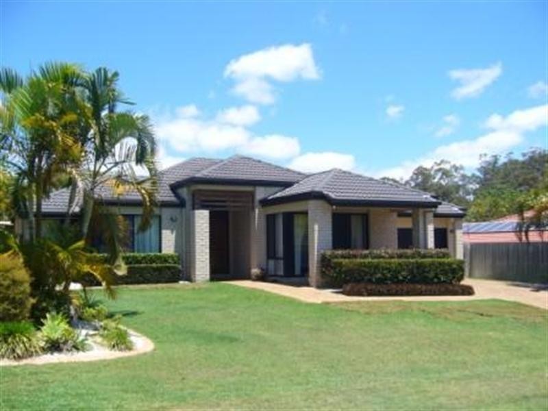 11 OAKLAND Avenue, Redland Bay QLD 4165