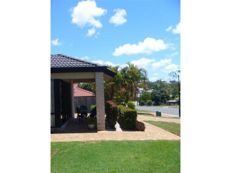 11 OAKLAND Avenue, Redland Bay QLD 4165