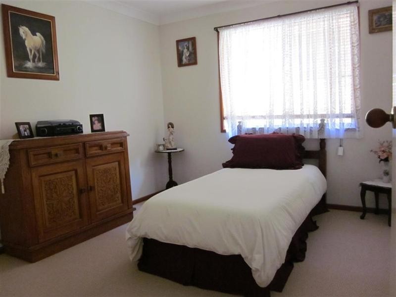 21 Vera Street, Redland Bay QLD 4165