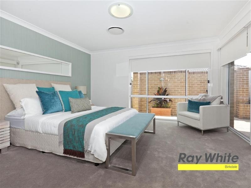 6 Amalia Street, Birkdale QLD 4159