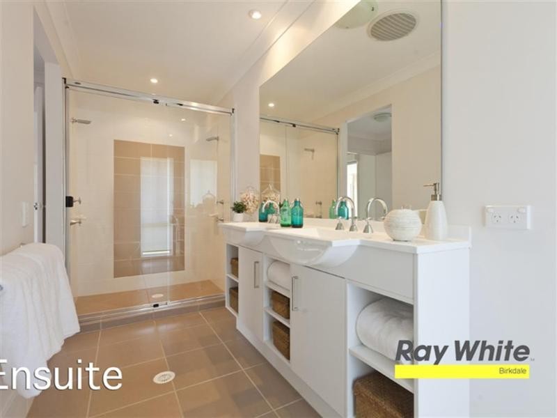 6 Amalia Street, Birkdale QLD 4159