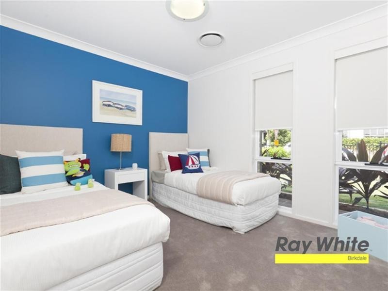 6 Amalia Street, Birkdale QLD 4159