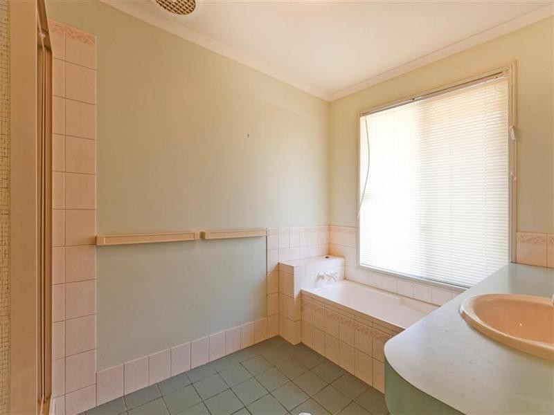 9 Gundagai Drive, Capalaba QLD 4157