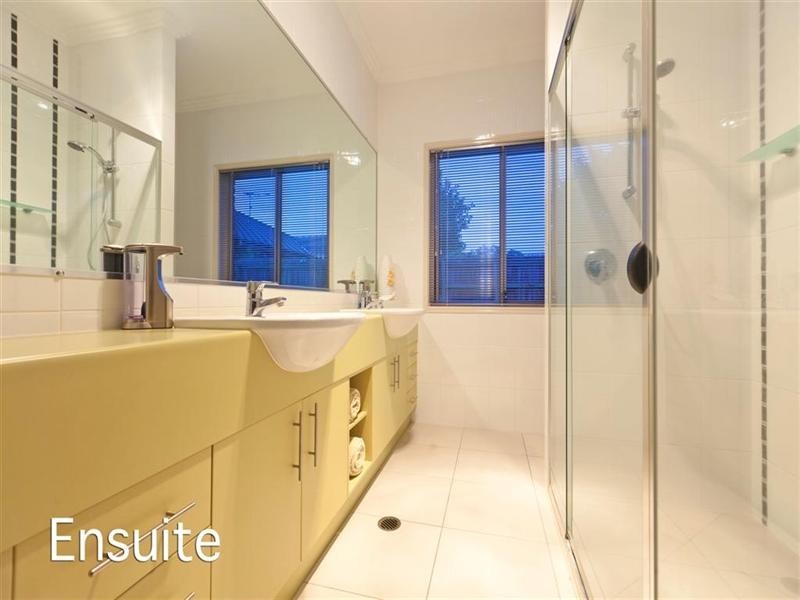 4 Indigo Street, Redland Bay QLD 4165