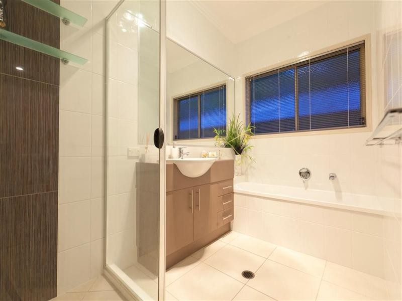 4 Indigo Street, Redland Bay QLD 4165