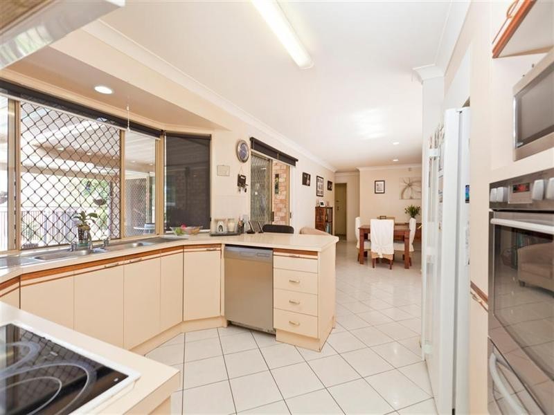 30 Sunshine Drive, Cleveland QLD 4163