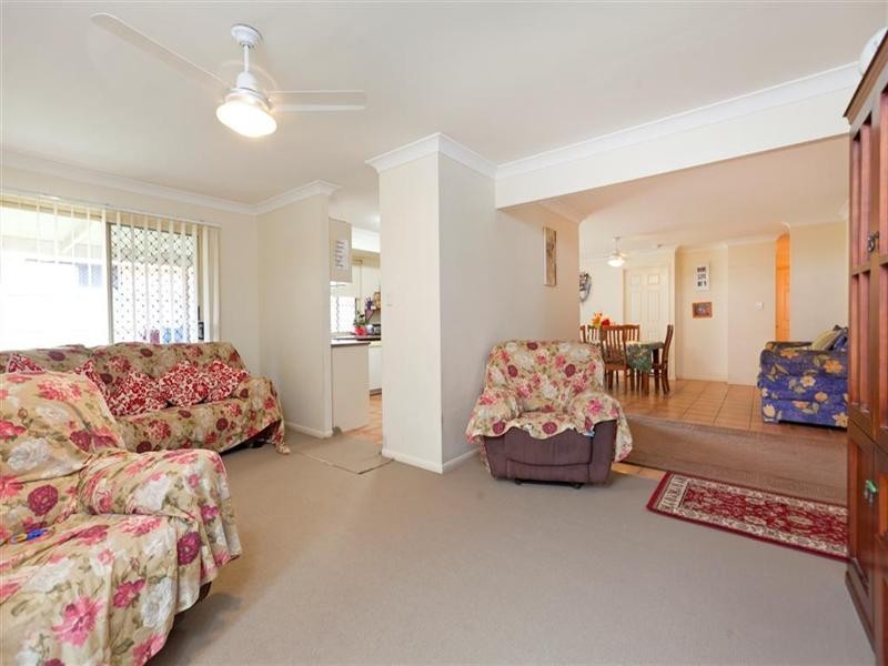 8 Friend Street, Wakerley QLD 4154