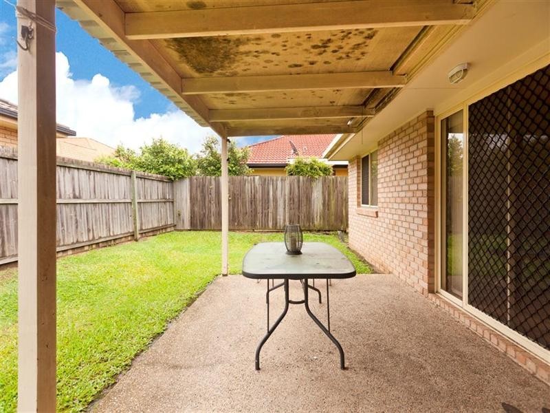 8 Friend Street, Wakerley QLD 4154