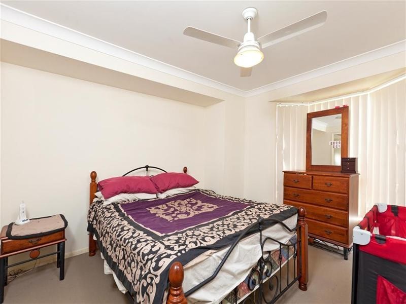 8 Friend Street, Wakerley QLD 4154