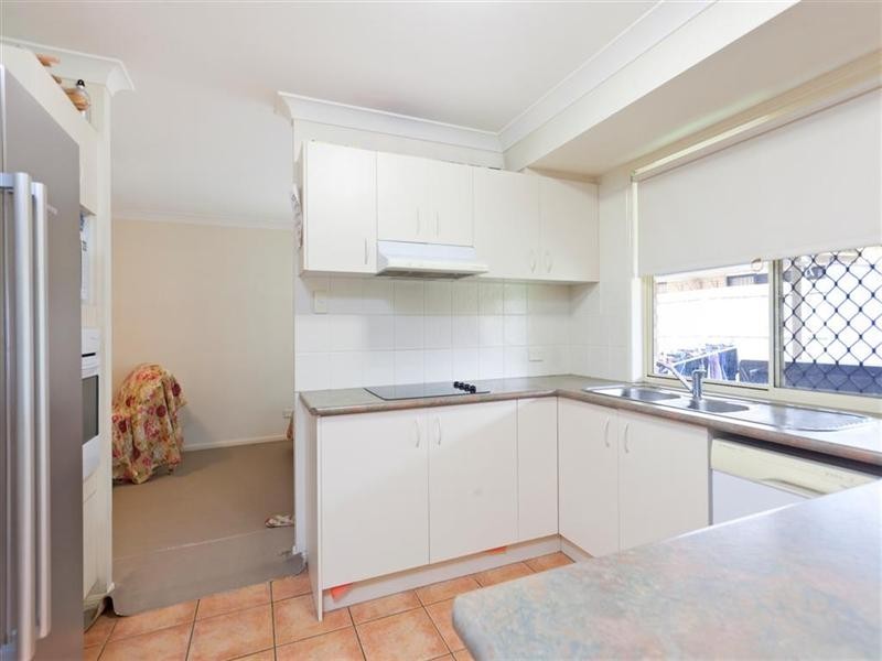 8 Friend Street, Wakerley QLD 4154