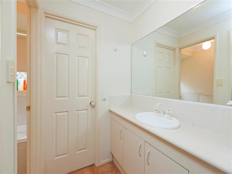 8 Friend Street, Wakerley QLD 4154