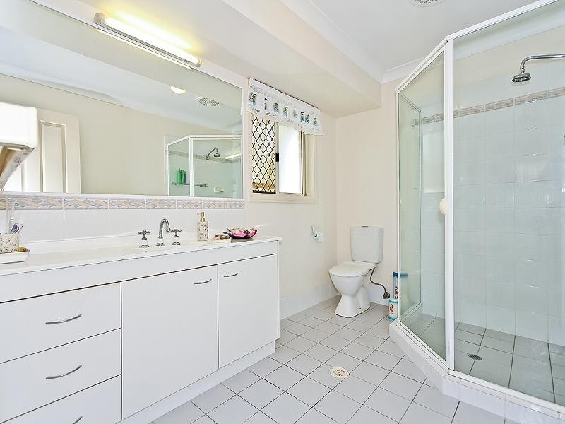 53 Collingwood Road, Birkdale QLD 4159