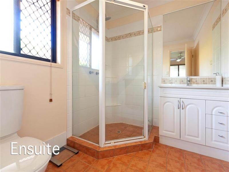 111 Hilliards Park Drive, Wellington Point QLD 4160