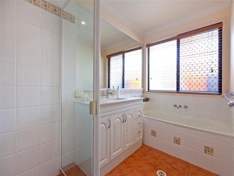 111 Hilliards Park Drive, Wellington Point QLD 4160