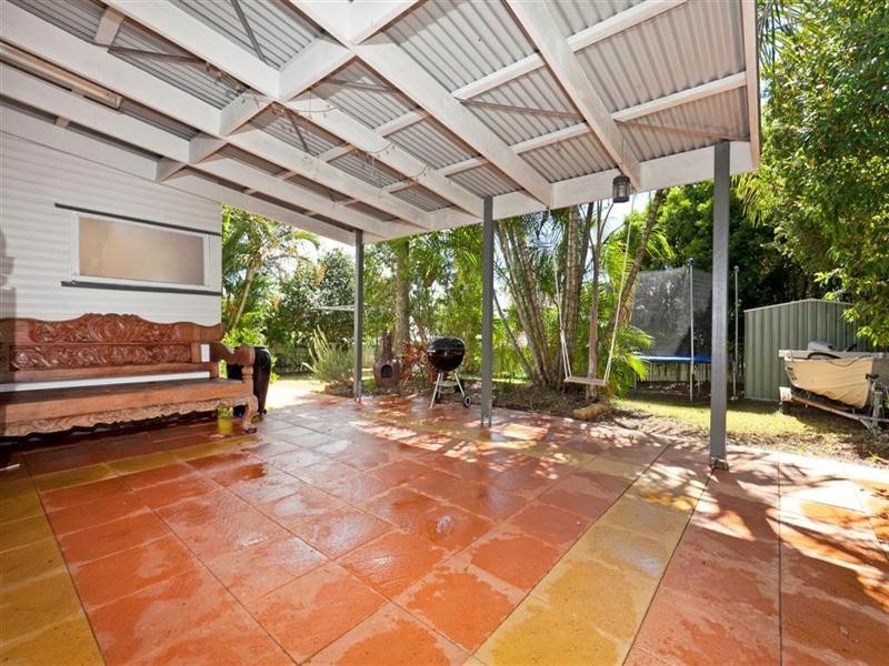 43 Banoon Drive, Wynnum QLD 4178