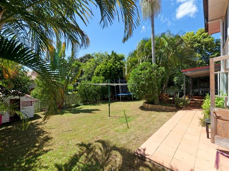 43 Banoon Drive, Wynnum QLD 4178