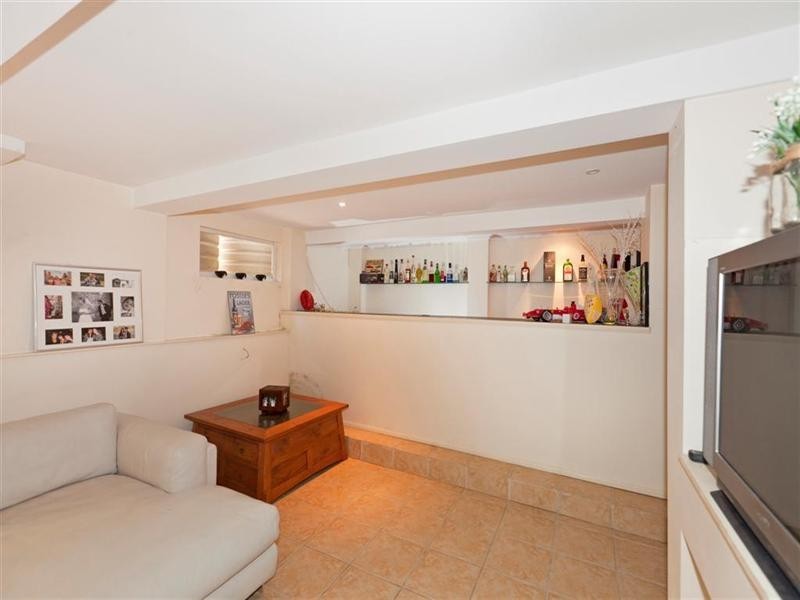 43 Banoon Drive, Wynnum QLD 4178