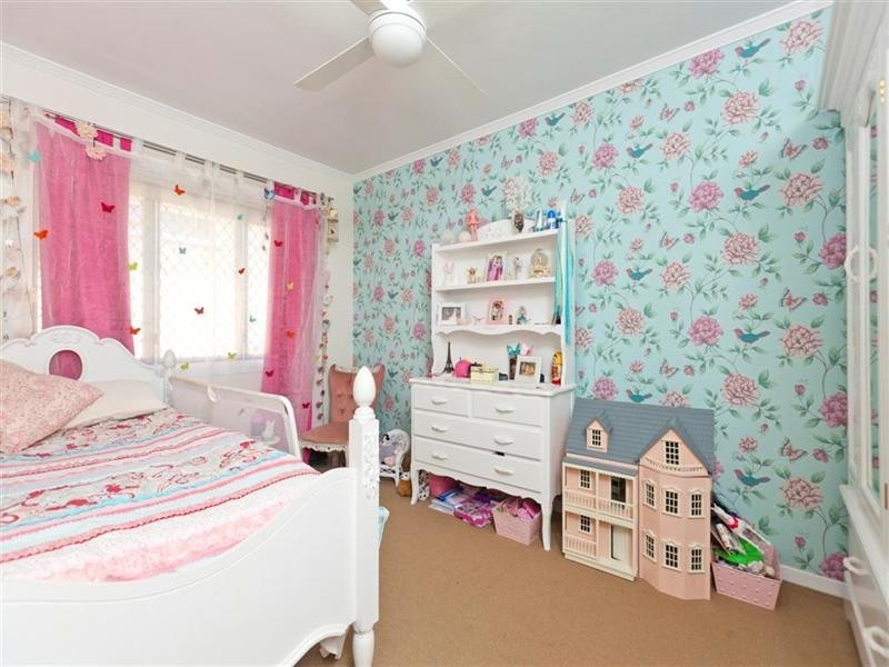 43 Banoon Drive, Wynnum QLD 4178