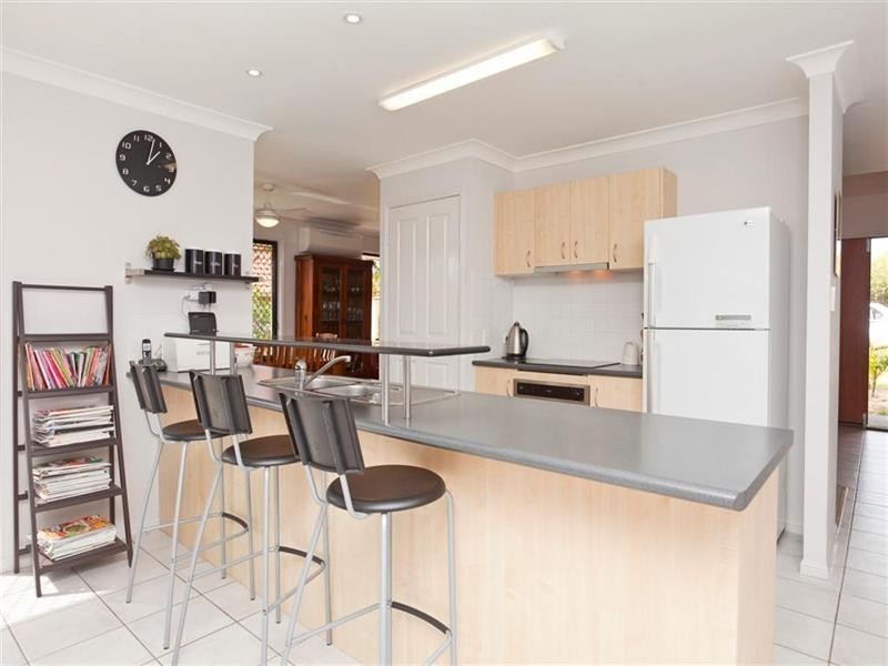 7 Manor Crescent, Wakerley QLD 4154