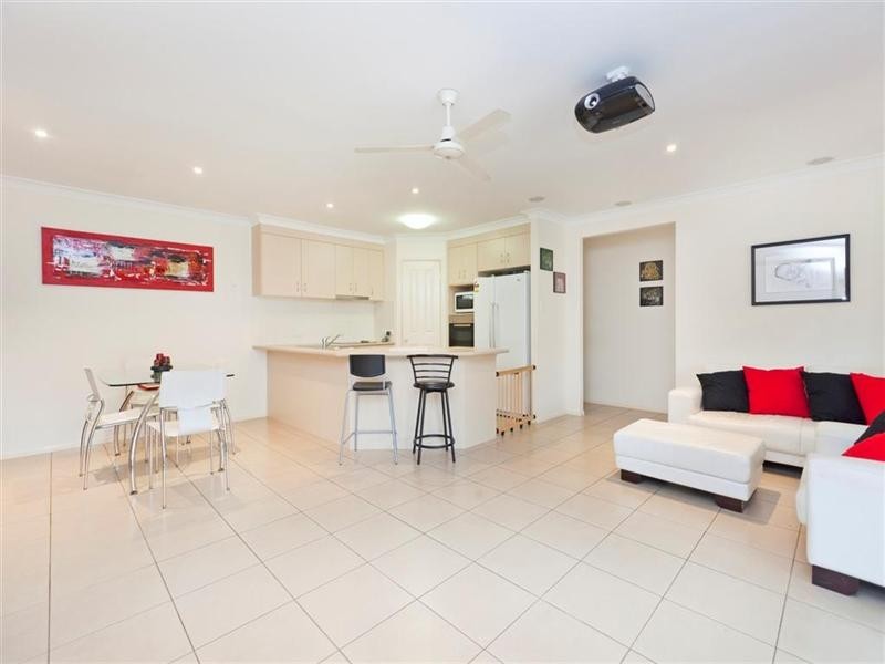 14 Scampi Place, Redland Bay QLD 4165