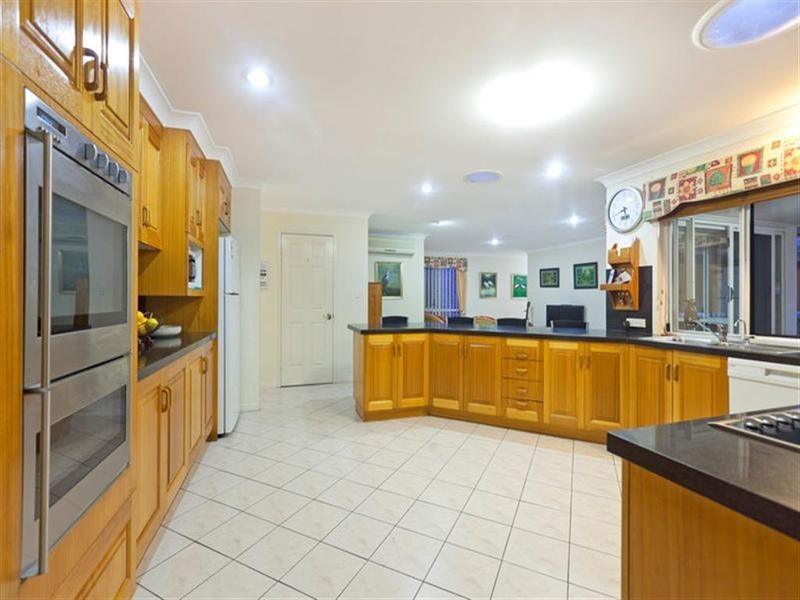 16 Mahogany Street, Capalaba QLD 4157