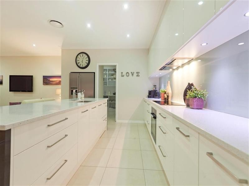 2 Evelyn Court, Wellington Point QLD 4160