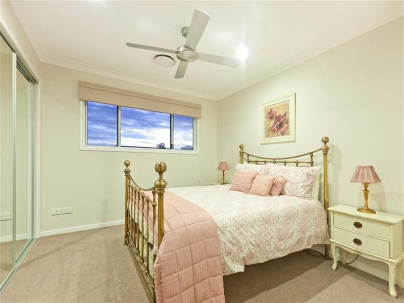 2 Evelyn Court, Wellington Point QLD 4160