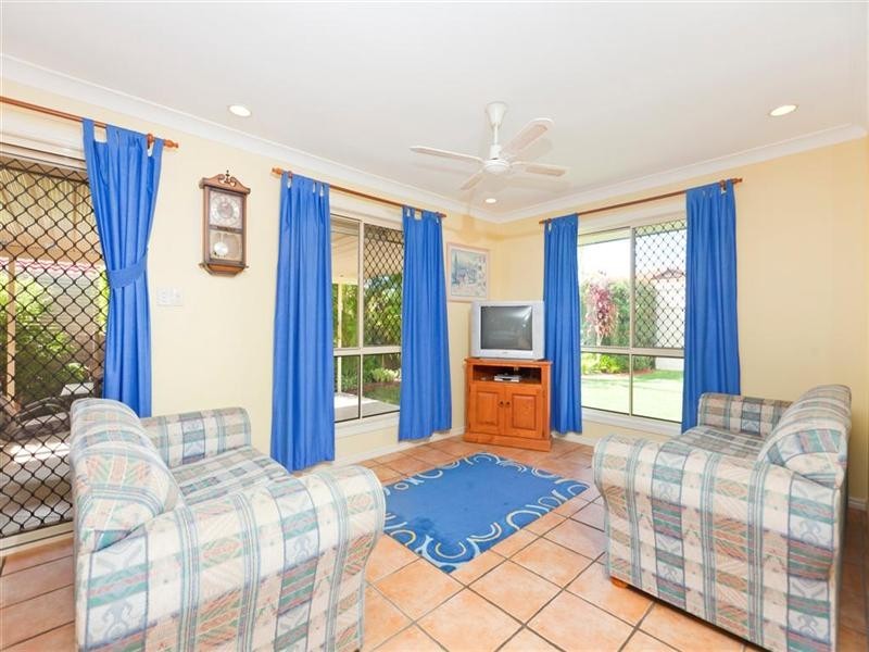 12 Lemongrove Road, Birkdale QLD 4159
